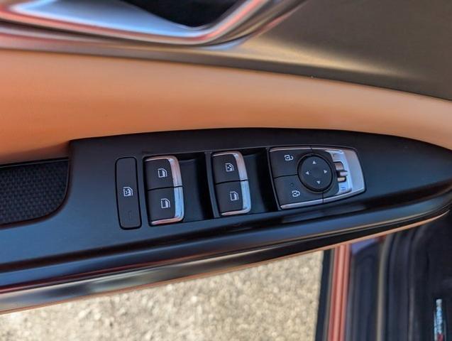 2022 Kia Carnival MPV LX Seat Package
