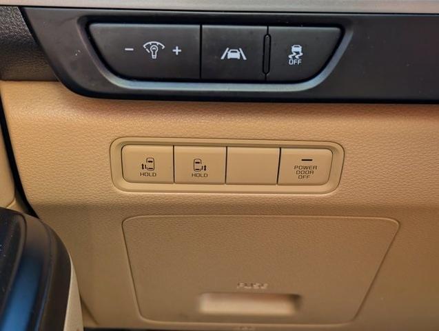 2022 Kia Carnival MPV LX Seat Package
