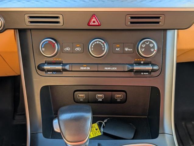 2022 Kia Carnival MPV LX Seat Package
