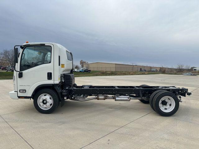 2025 Chevrolet 5500 wt