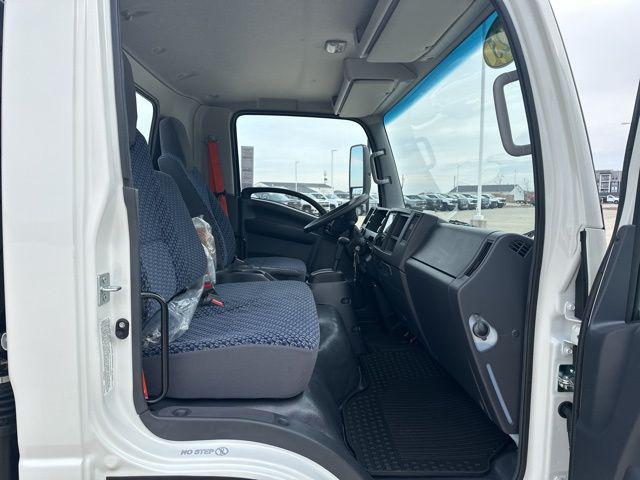 2025 Chevrolet 5500 wt