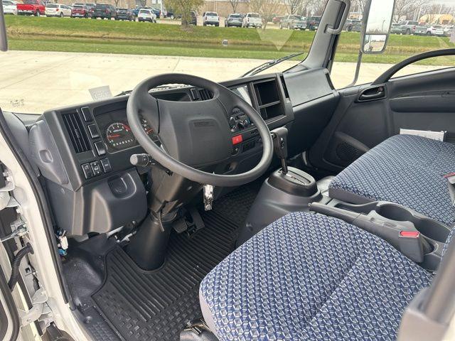 2025 Chevrolet 5500 wt