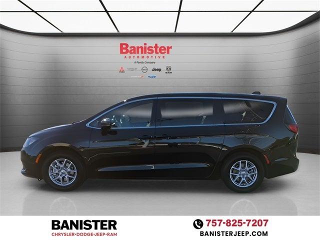 2025 Chrysler Voyager VOYAGER