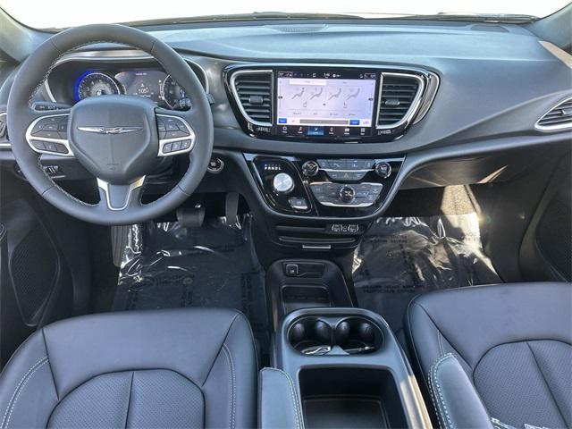 2025 Chrysler Voyager VOYAGER