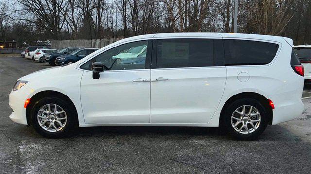 2025 Chrysler Voyager VOYAGER LX