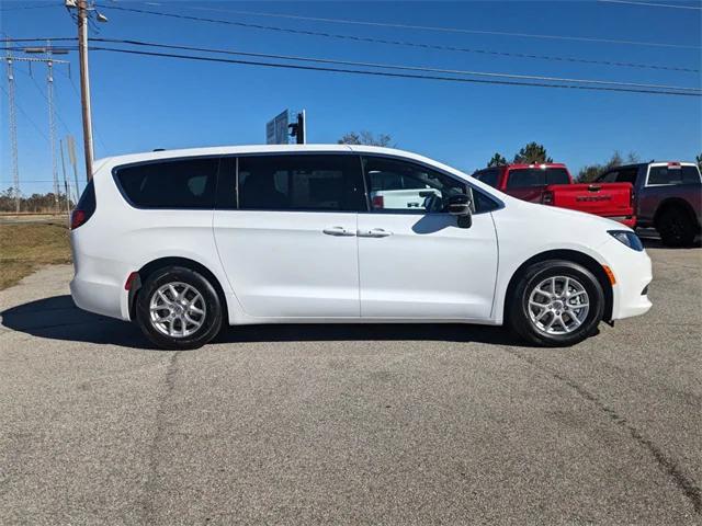 2025 Chrysler Voyager VOYAGER