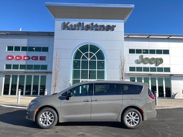 2025 Chrysler Pacifica PACIFICA SELECT AWD