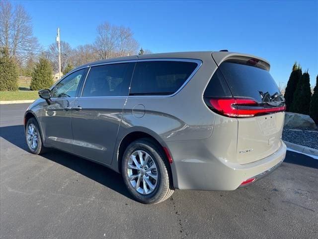 2025 Chrysler Pacifica PACIFICA SELECT AWD