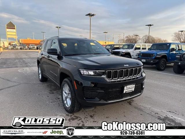 2025 Jeep Grand Cherokee GRAND CHEROKEE LAREDO X 4X4
