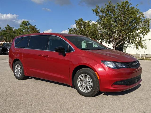 2025 Chrysler Voyager VOYAGER