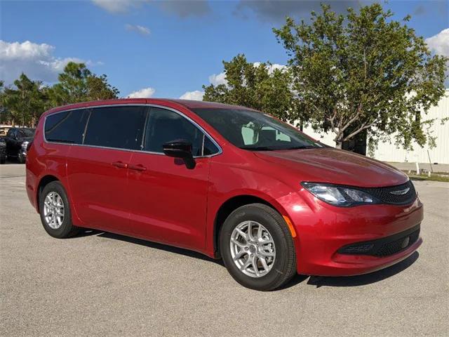 2025 Chrysler Voyager VOYAGER
