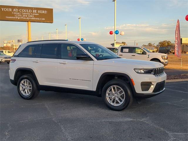 2025 Jeep Grand Cherokee GRAND CHEROKEE LAREDO X 4X4