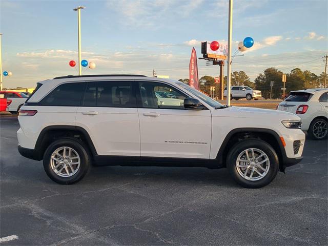 2025 Jeep Grand Cherokee GRAND CHEROKEE LAREDO X 4X4