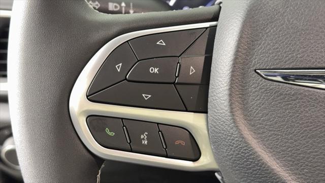 2025 Chrysler Voyager VOYAGER LX