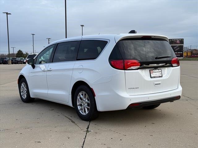 2025 Chrysler Voyager VOYAGER