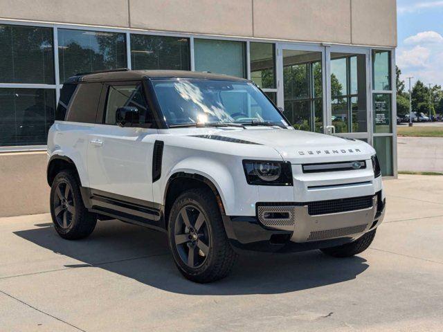 2024 Land Rover Defender 90 P400 X-Dynamic SE