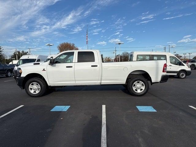 2023 RAM 3500 Tradesman Crew Cab 4x4 8 Box