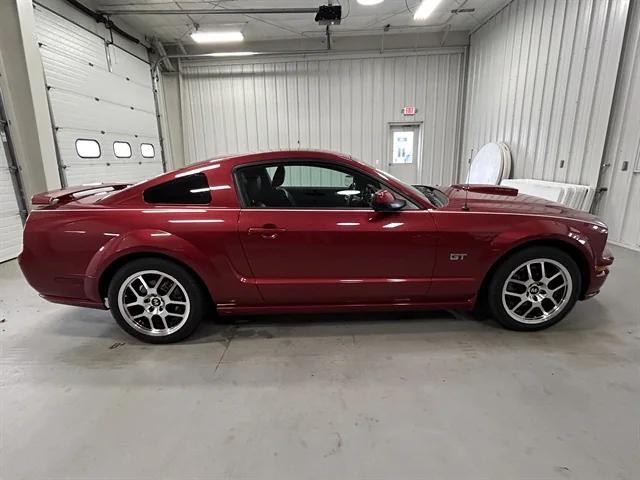 2005 Ford Mustang GT Premium