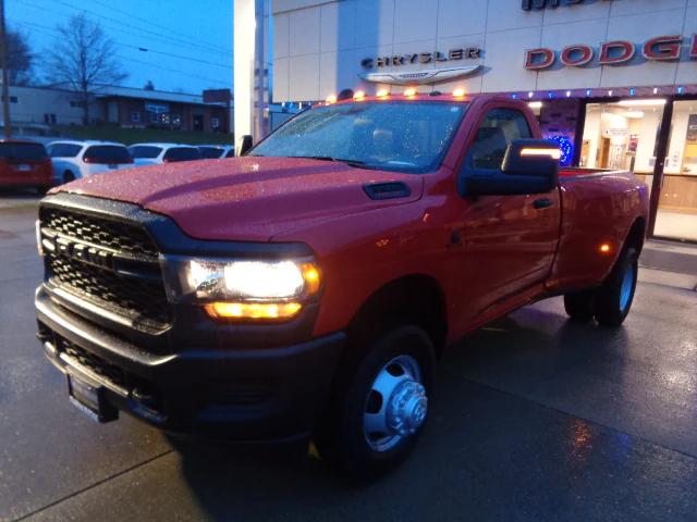 2024 RAM 3500 Tradesman Regular Cab 4x4 8 Box