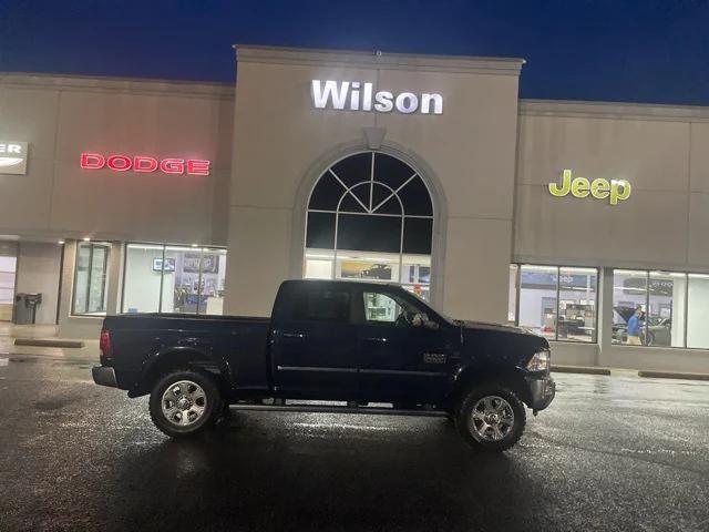 2017 RAM 2500 Big Horn Crew Cab 4x4 64 Box