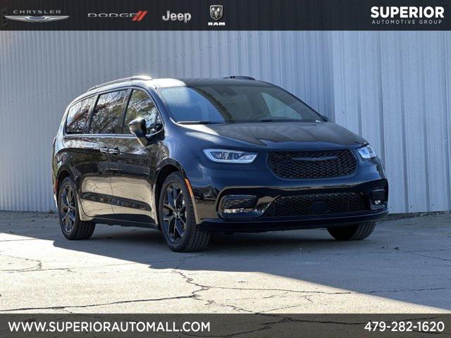 2024 Chrysler Pacifica PACIFICA TOURING L