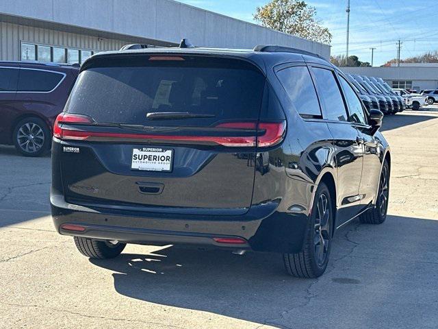 2024 Chrysler Pacifica PACIFICA TOURING L