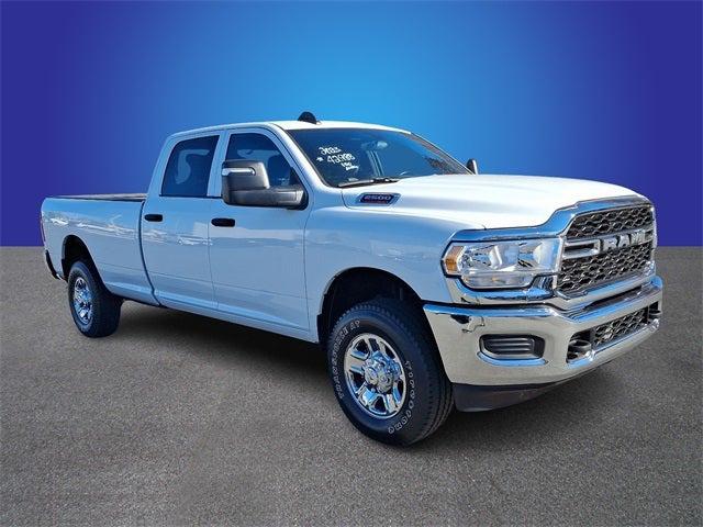 2023 RAM 2500 Tradesman Crew Cab 4x4 8 Box