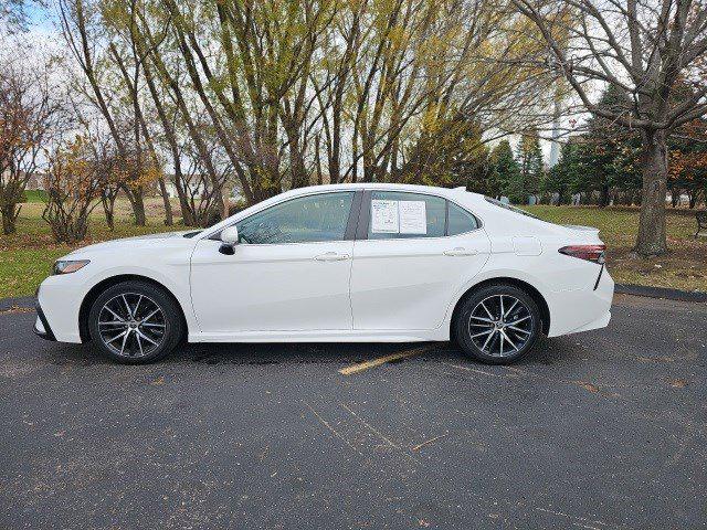 2022 Toyota Camry SE