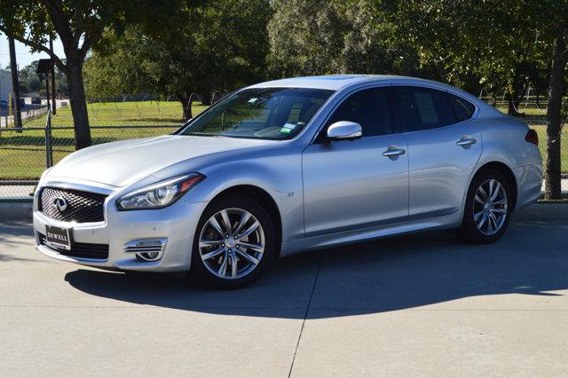 2015 Infiniti Q70