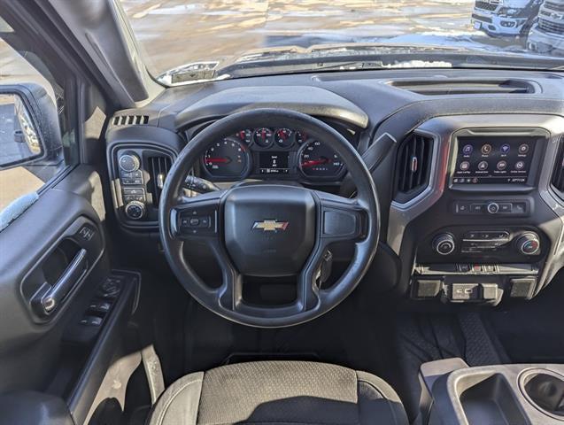 2021 Chevrolet Silverado 1500 4WD Double Cab Standard Bed Custom