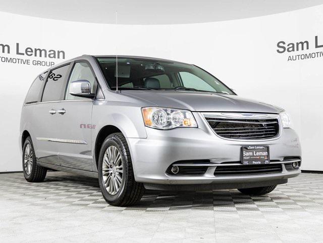 2016 Chrysler Town and Country Touring-L