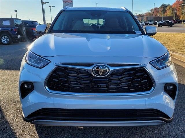 2025 Toyota Highlander Hybrid XLE