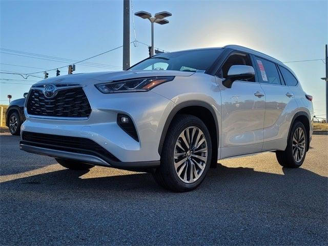 2025 Toyota Highlander Hybrid XLE