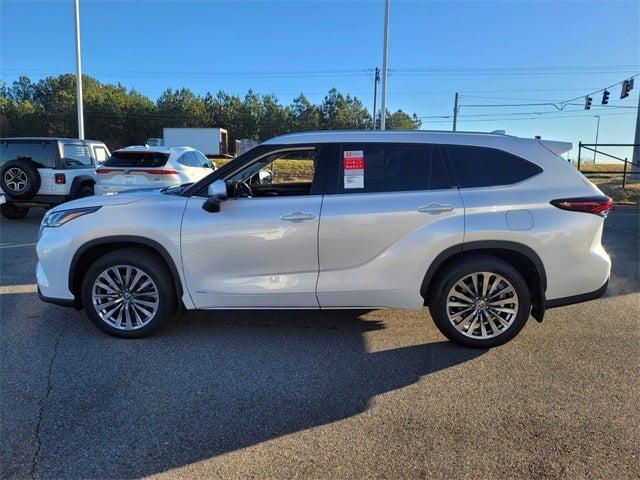 2025 Toyota Highlander Hybrid XLE