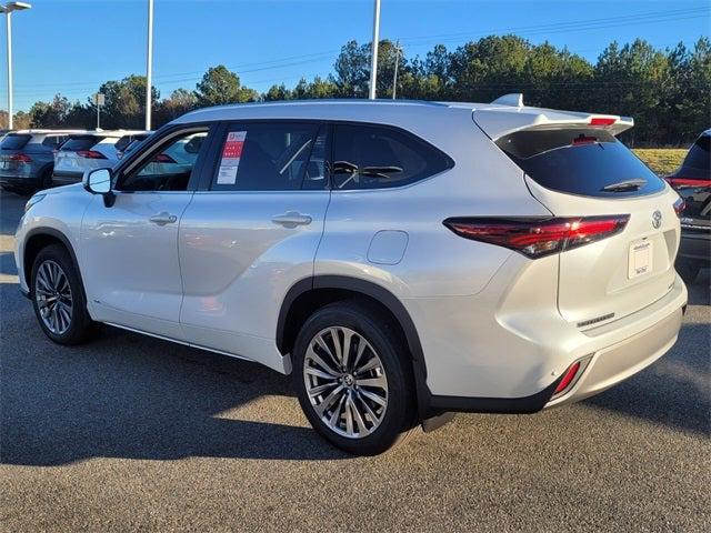 2025 Toyota Highlander Hybrid XLE