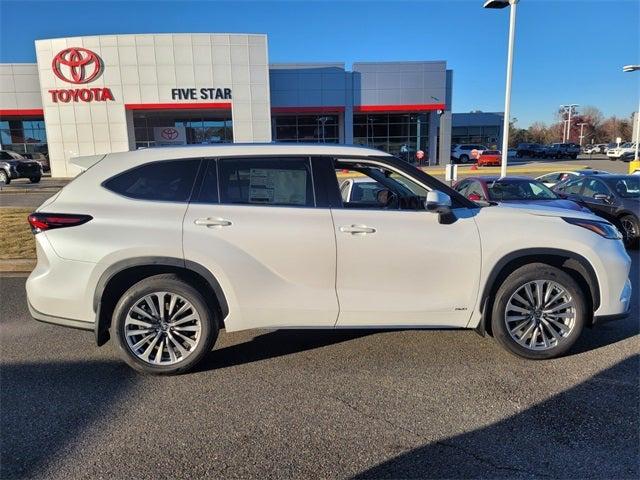 2025 Toyota Highlander Hybrid XLE