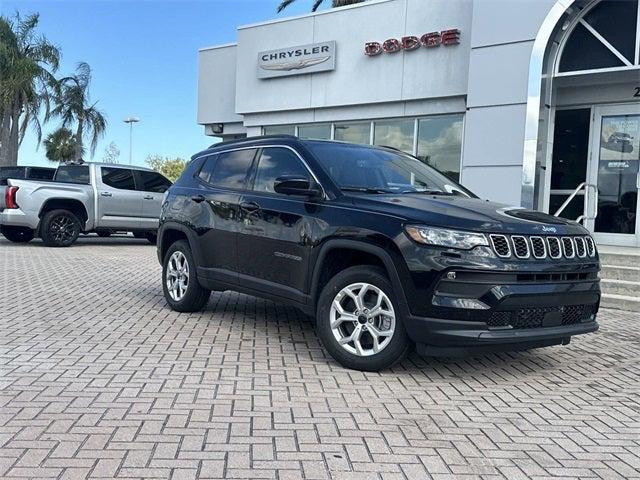 2025 Jeep Compass COMPASS LATITUDE 4X4