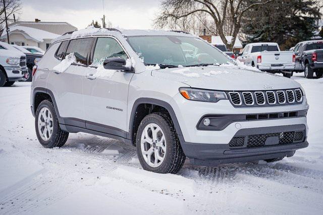 2025 Jeep Compass COMPASS LATITUDE 4X4