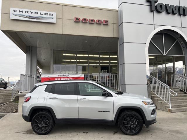 2025 Jeep Compass COMPASS LATITUDE 4X4