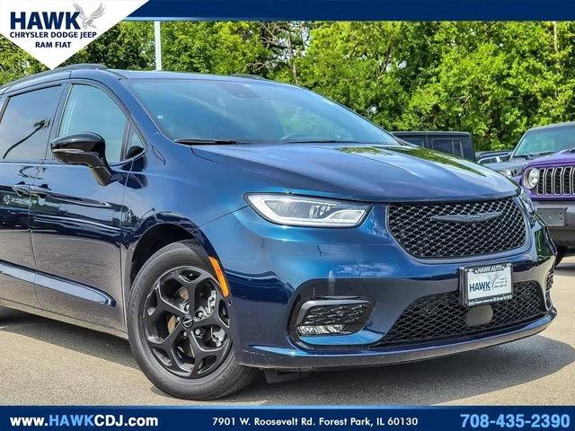 2024 Chrysler Pacifica Hybrid Premium S Appearance Pkg