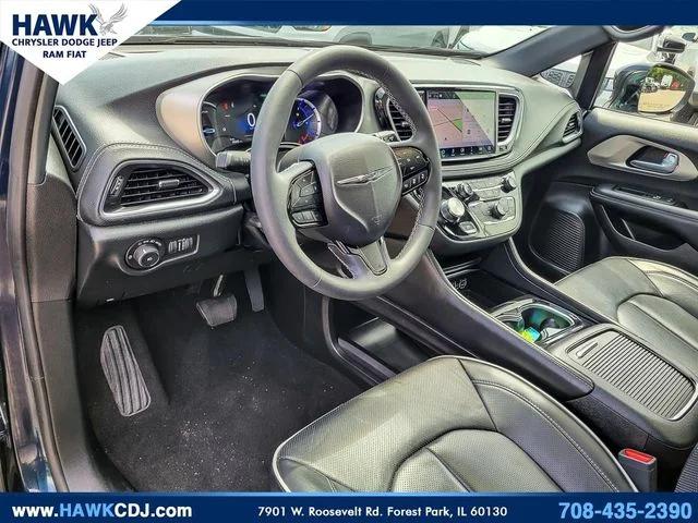 2024 Chrysler Pacifica Hybrid Premium S Appearance Pkg