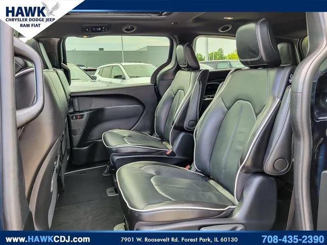 2024 Chrysler Pacifica Hybrid Premium S Appearance Pkg