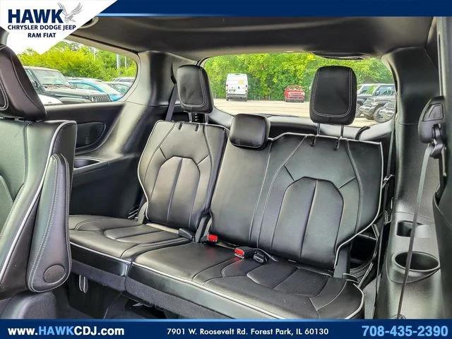 2024 Chrysler Pacifica Hybrid Premium S Appearance Pkg