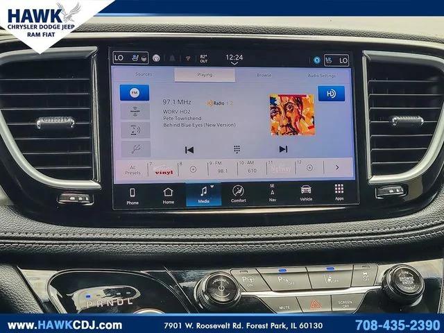 2024 Chrysler Pacifica Hybrid Premium S Appearance Pkg