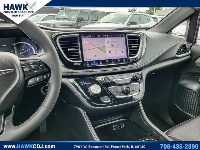 2024 Chrysler Pacifica Hybrid Premium S Appearance Pkg
