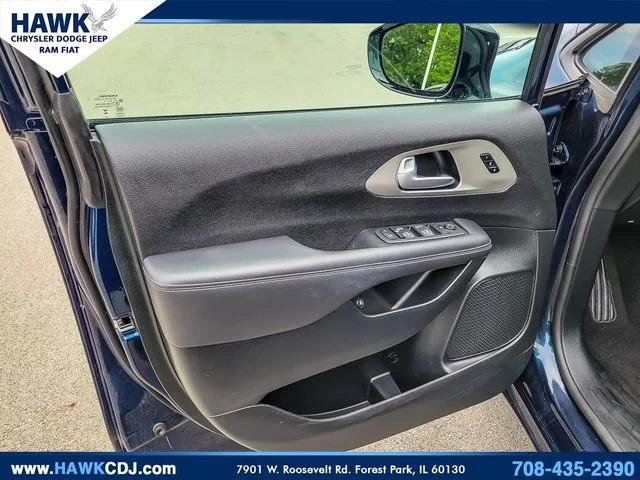 2024 Chrysler Pacifica Hybrid Premium S Appearance Pkg