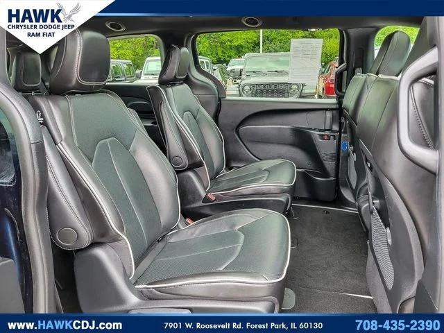 2024 Chrysler Pacifica Hybrid Premium S Appearance Pkg