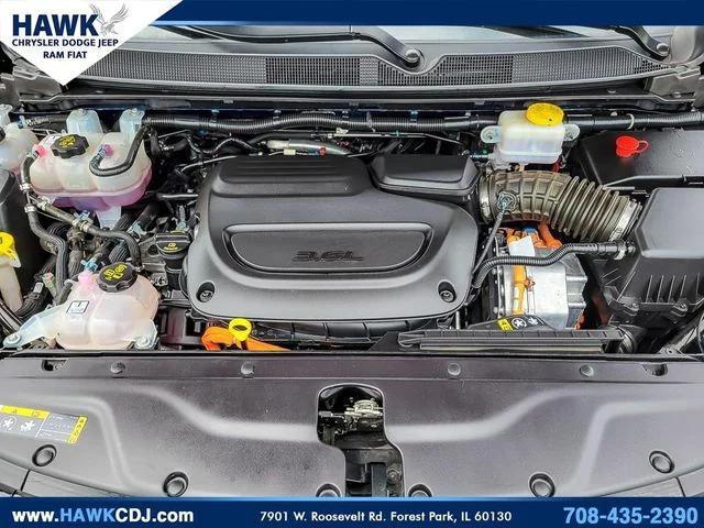 2024 Chrysler Pacifica Hybrid Premium S Appearance Pkg
