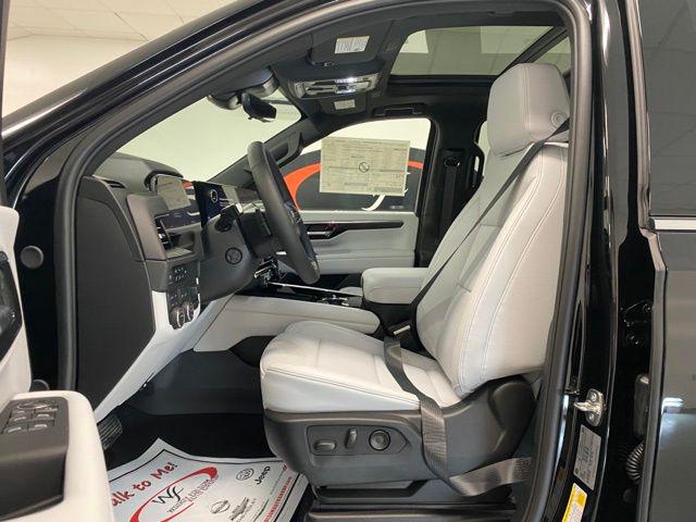 2025 Chevrolet Suburban 4WD Premier