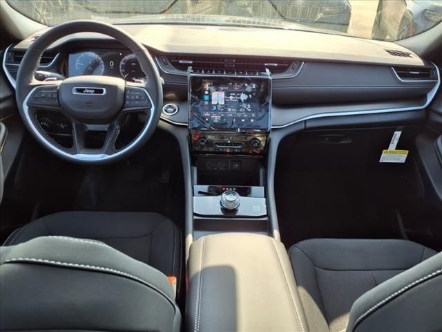 2025 Jeep Grand Cherokee GRAND CHEROKEE L LAREDO X 4X2